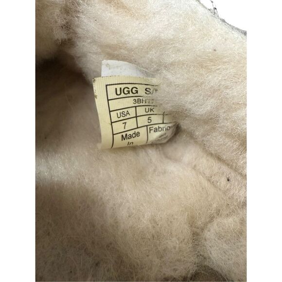 UGG Dakota Women’s 7 Shearling Fur Moccasin Slippers Pewter Suede Fully Lined - Picture 9 of 10